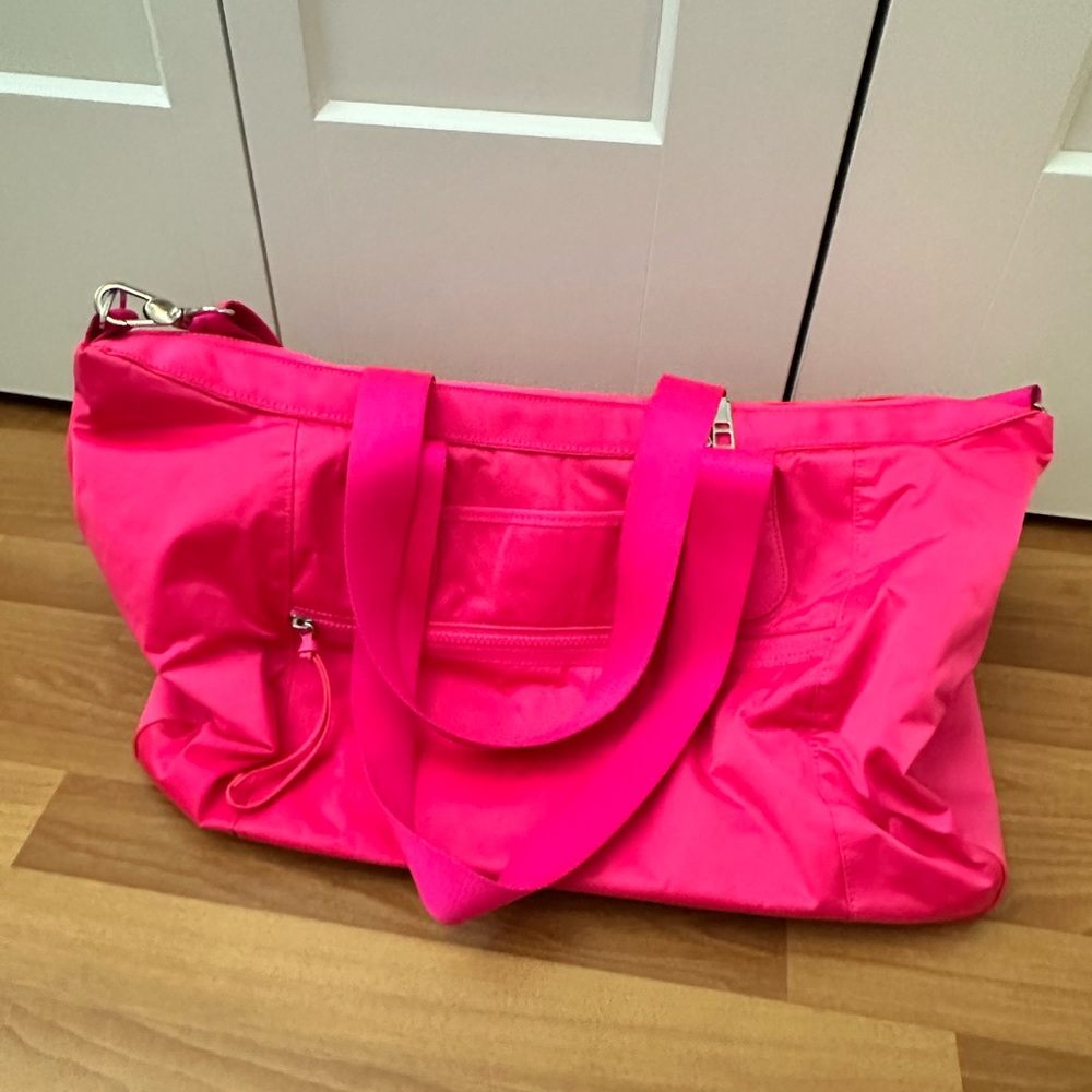 Lululemon Sand to Savasana Duffel Bag: Hot Pink